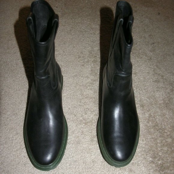 Balenciaga Black Leather Engineer Ankle Boots Size 8 NWB - Picture 1 of 10